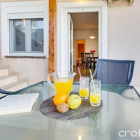 Niko 1 Apartamento Kožino