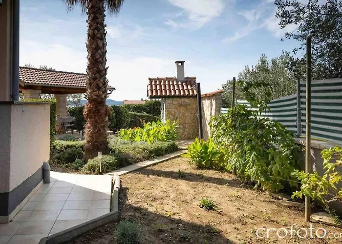 Appartement Niko 1 *